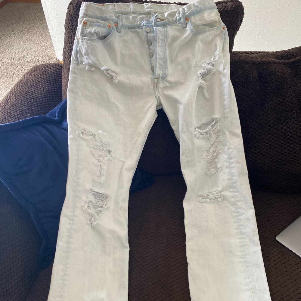 Levi Strauss & Co. Men's Distressed Denim Jean Pants NWOT